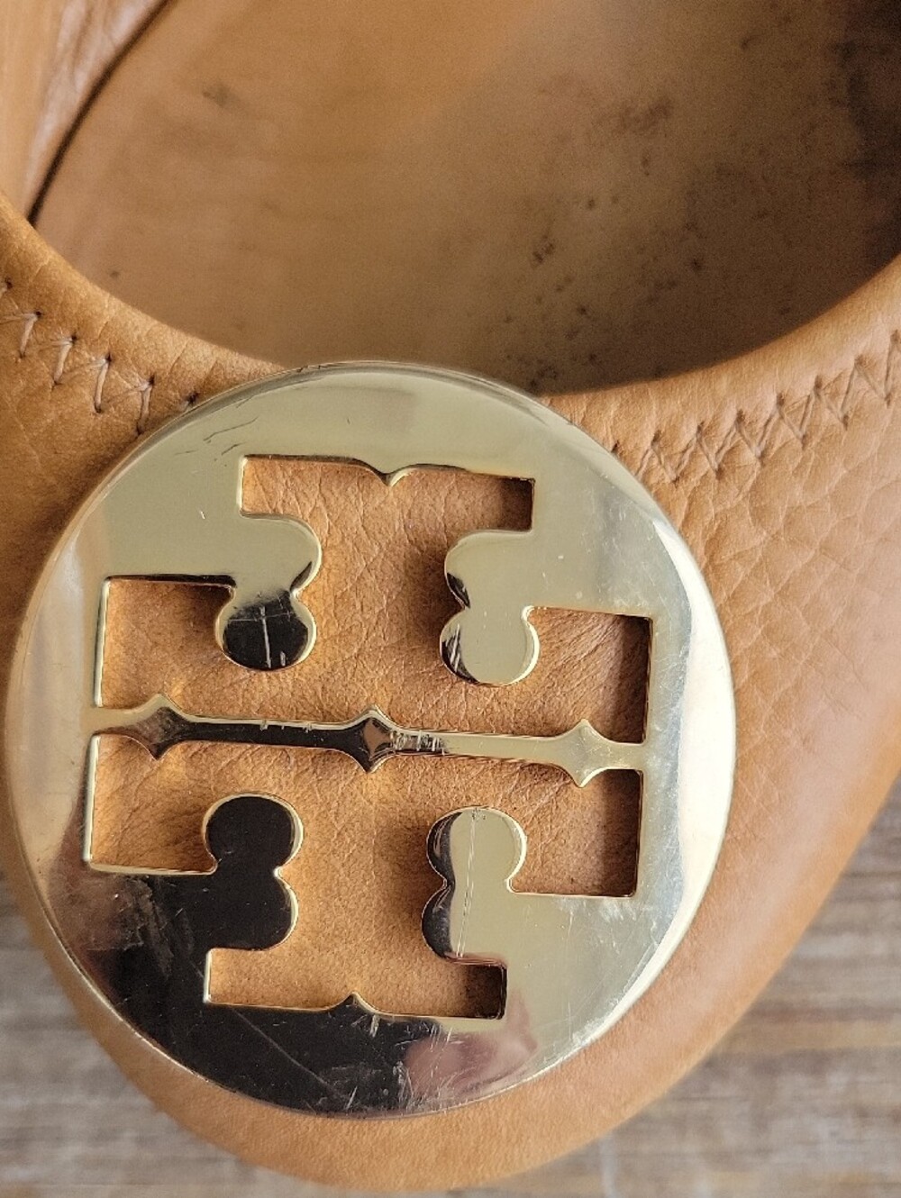 Tory Burch Camel Leather Ballet Flats with Gold Logo Medallion - Picture 2 of 6